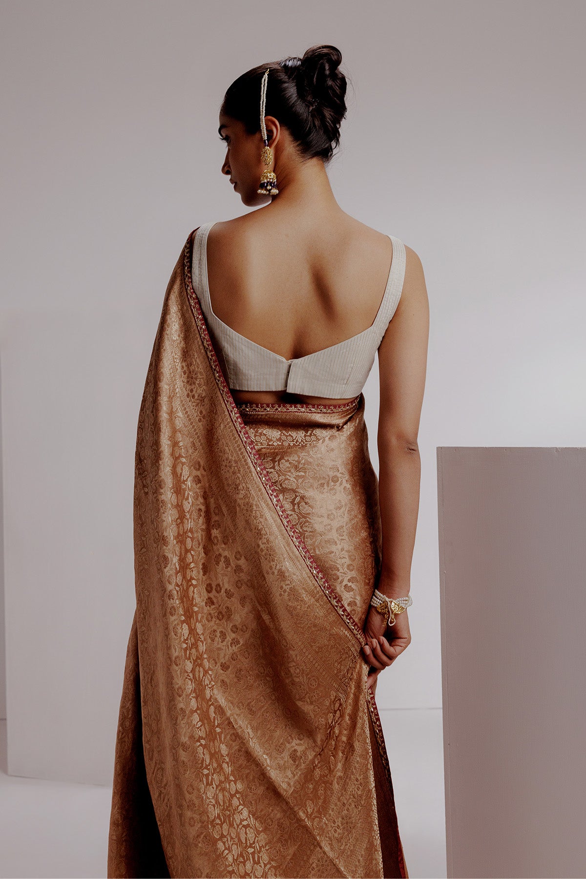 Ahilia Saree